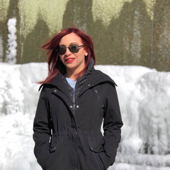 Meet your Posher, Sheilla - Picture 1 of 1